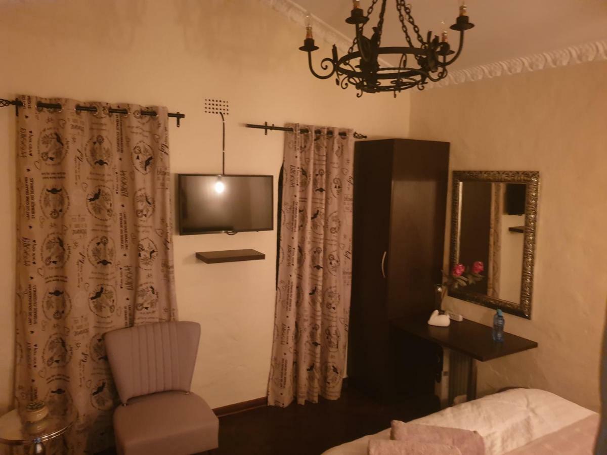 Airport Tower Lodge Kempton Park Exteriör bild